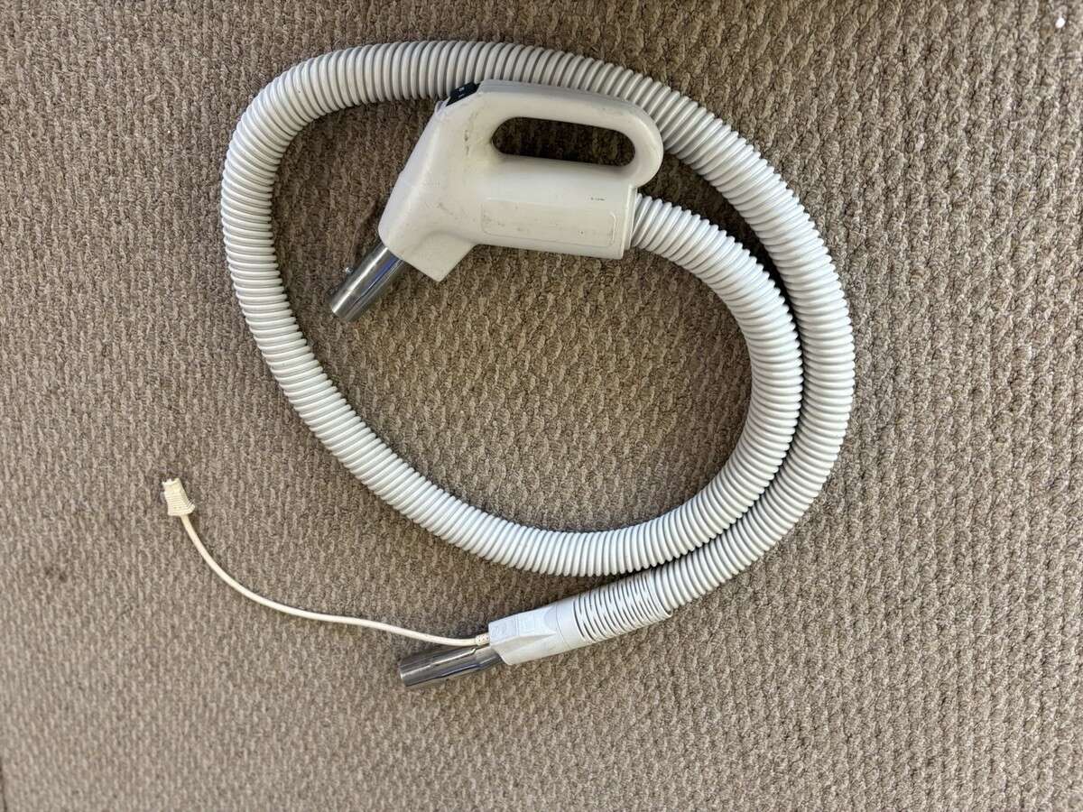 How To Repair Vacuum Cleaner Handle Wiring Issue