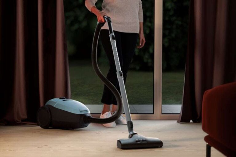 How To Use A Vacuum Cleaner