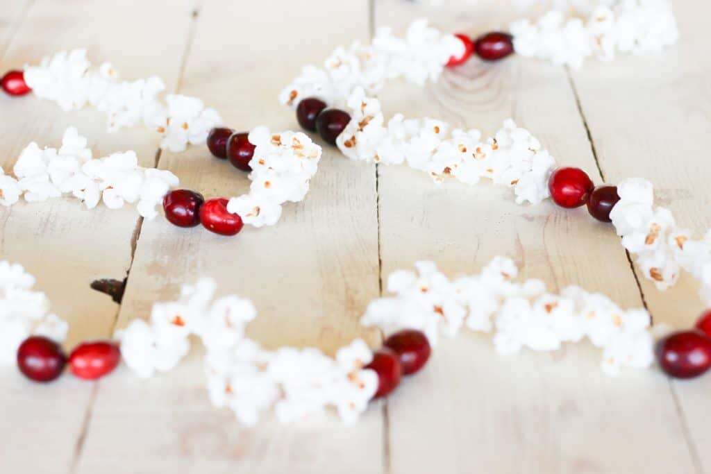How To Make A Popcorn Cranberry Garland