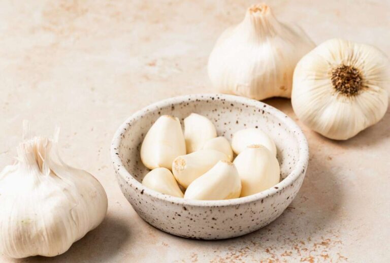 What Is The Best Way To Peel Garlic Cloves