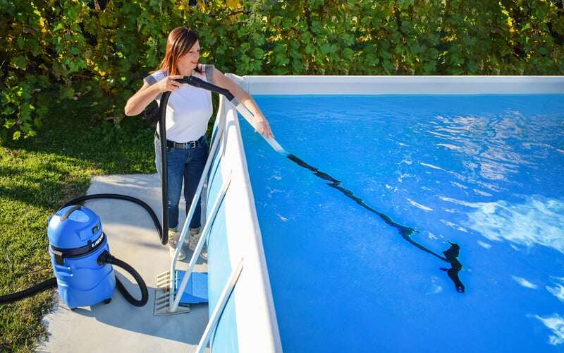 How Does A Pool Vacuum Cleaner Work