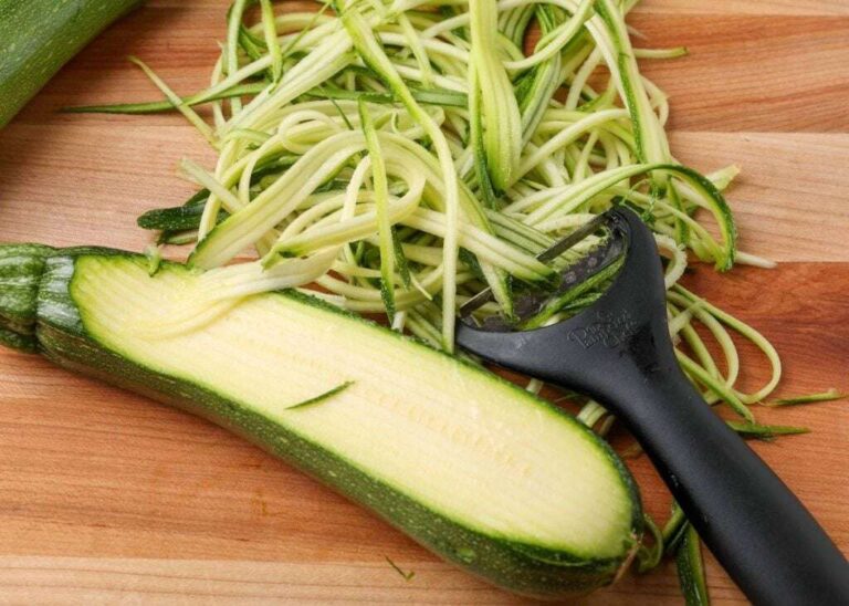 How To Make Zucchini Noodles With A Vegetable Peeler