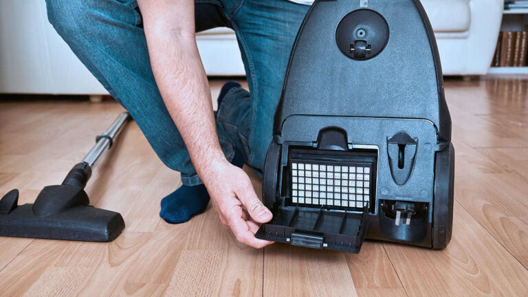 How To Unclog A Vacuum Cleaner