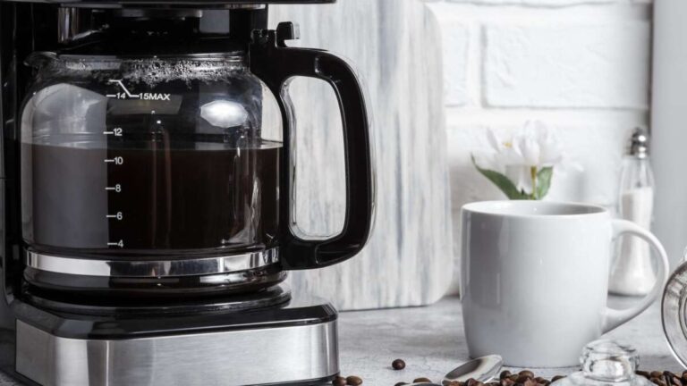 Can You Put Instant Coffee In A Coffee Maker