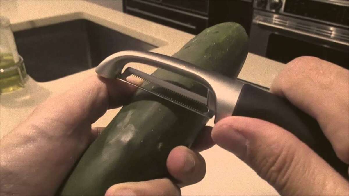 How To Use A Vegetable Peeler