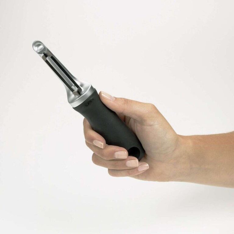 How To Use A Swivel Peeler