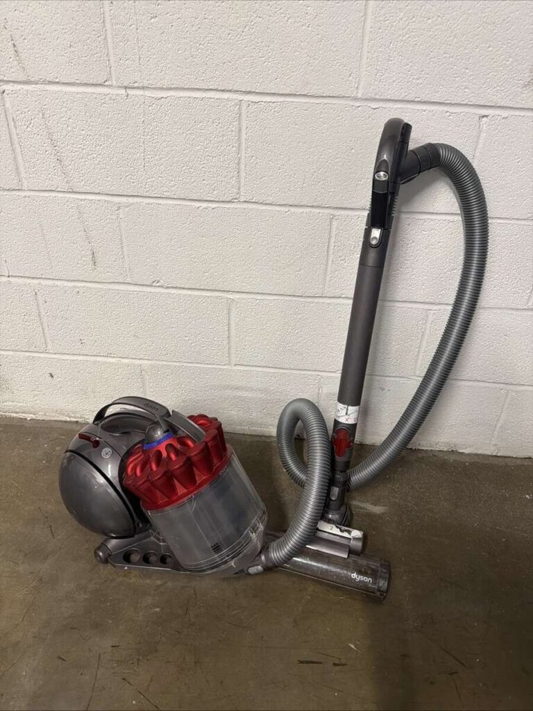 How Do You Turn On A Dyson Vacuum Cleaner