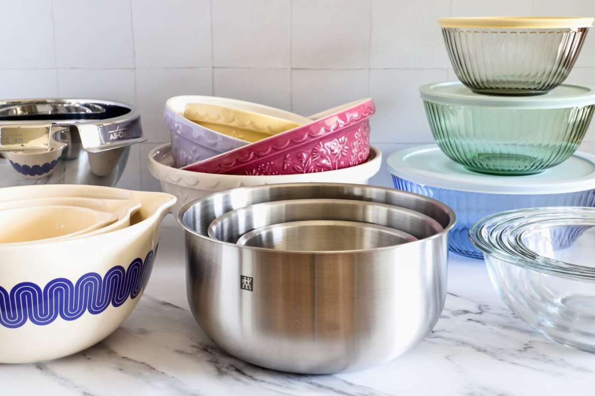Can A Steel Bowl Go In The Microwave
