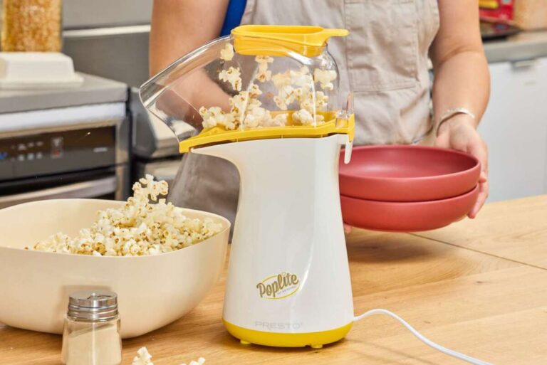 How Does A Popcorn Maker Work